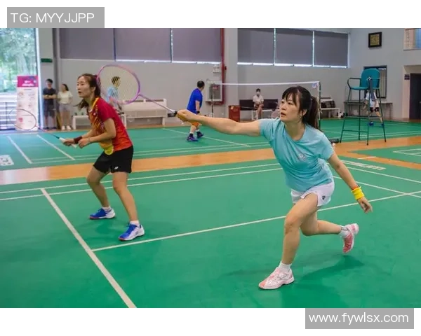 北京羽毛球队与武汉羽毛球队赛后复盘力量对比分析与战术总结 北京羽毛球队与武汉羽毛球队赛后复盘力量对比分析与战术总结