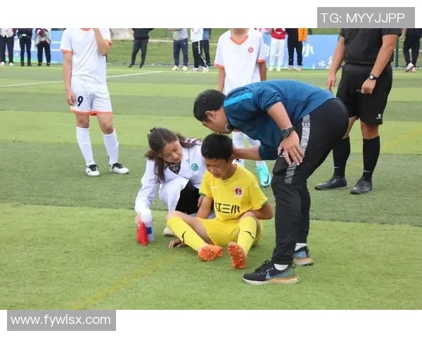 卓程足球引领新潮流助力青少年成长与梦想实现的精彩旅程 卓程足球引领新潮流助力青少年成长与梦想实现的精彩旅程